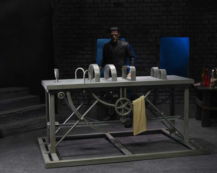 Аксессуары для фигурки NECA Universal Monsters Frankenstein Set