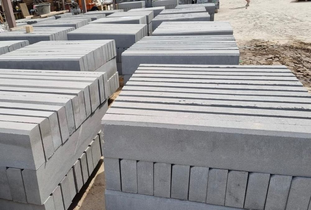 Поребрик, бордюр