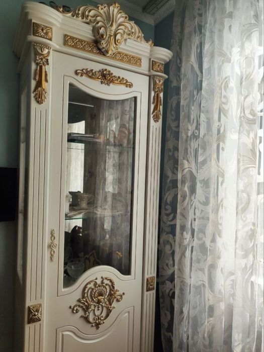 Зал учун мебел, пинал