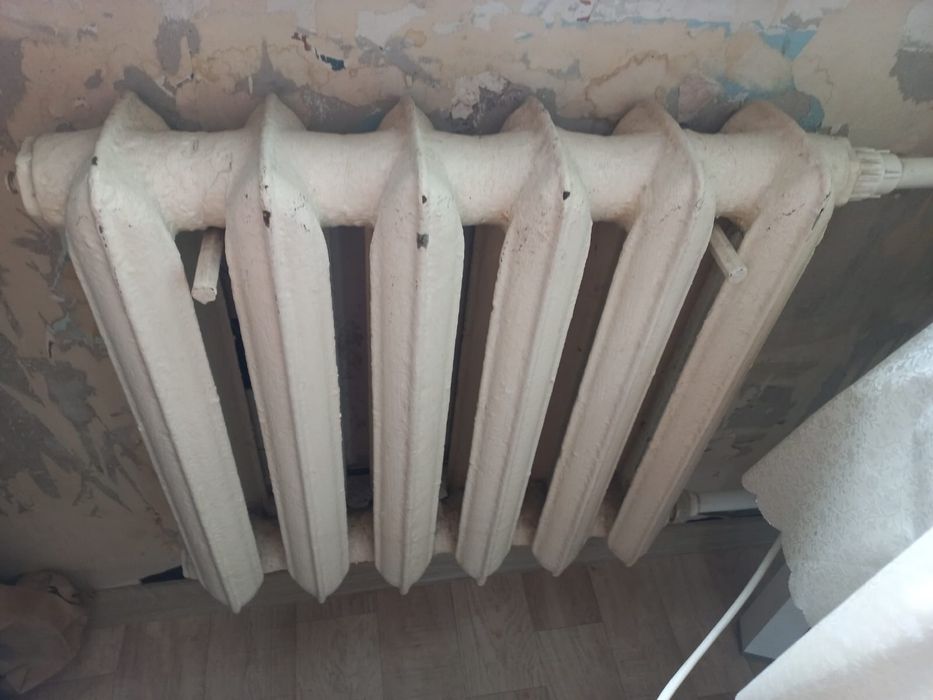 Продам чугунные батареи