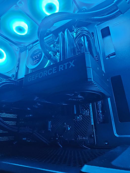 High-End Gaming PC / Ryzen 7 7800X3D / RTX 4080 SUPER 16GB / 32GB DDR5 / CableMod / 360mm AIO
