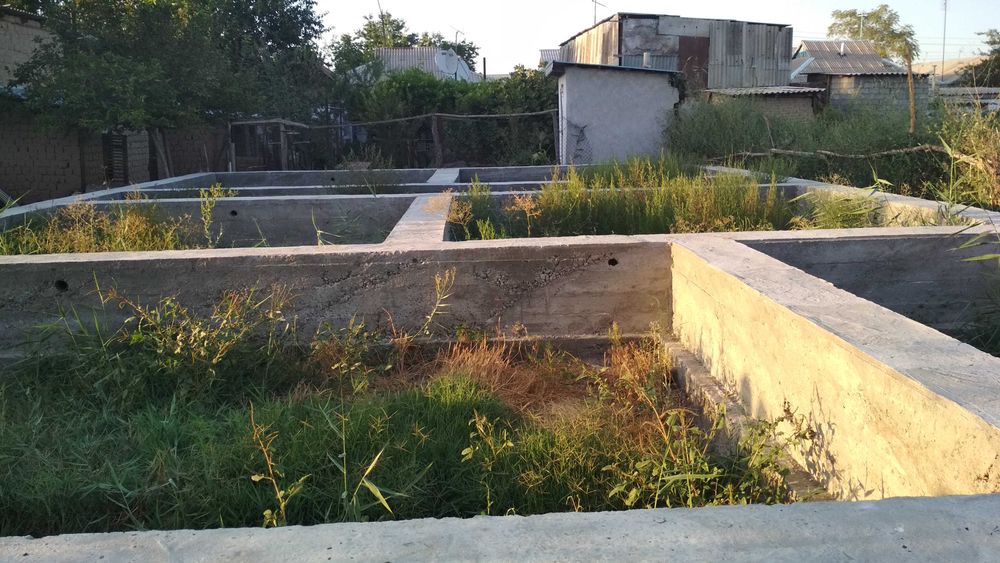 Участка сотилади йоки 2-3 хоналик Дўмга(шахар худудида) алмаштирилади.