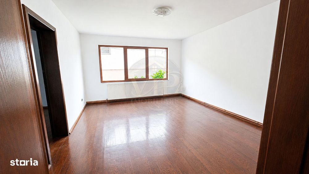 Casa cu 3 camere,250 mp teren,pretabila pentru spatii birouri,Cetate