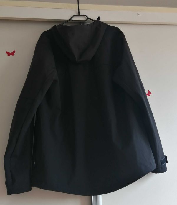 Jacheta barbati H and M H&M antiploaie antivant masura M geaca sport