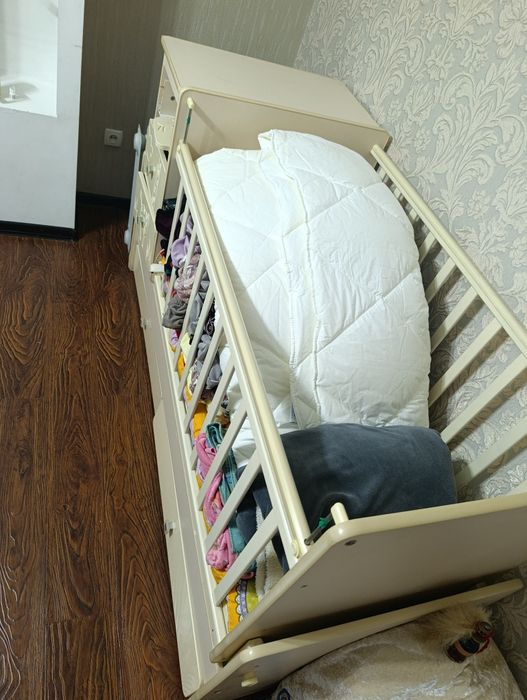 Продам детский двух ярусный кровать