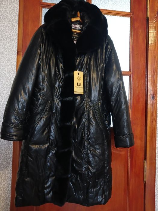Продам новый женский пуховик
