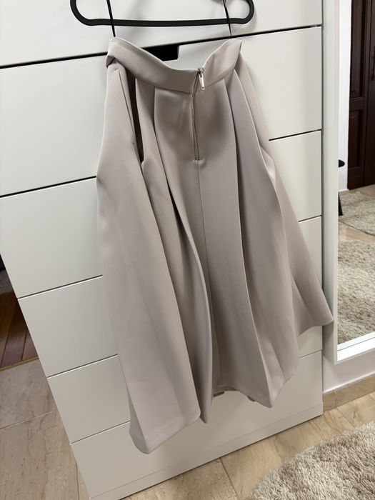 Fusta Zara 38 M, in clos, eleganta