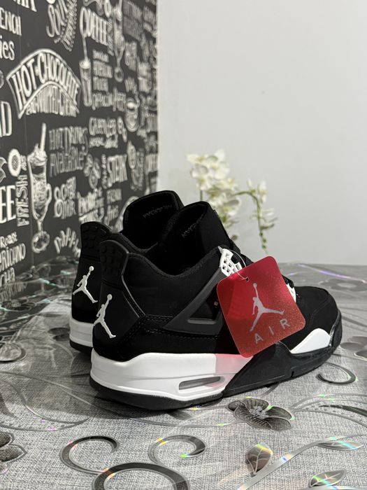 *LIVRARE GRATUITA* Jordan 4 Retro White Thunder !Verificare Colet!