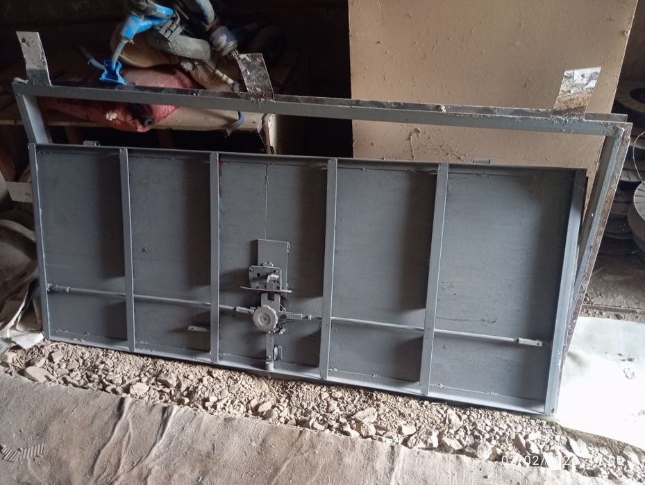 Temir eshik. Holati yaxshi