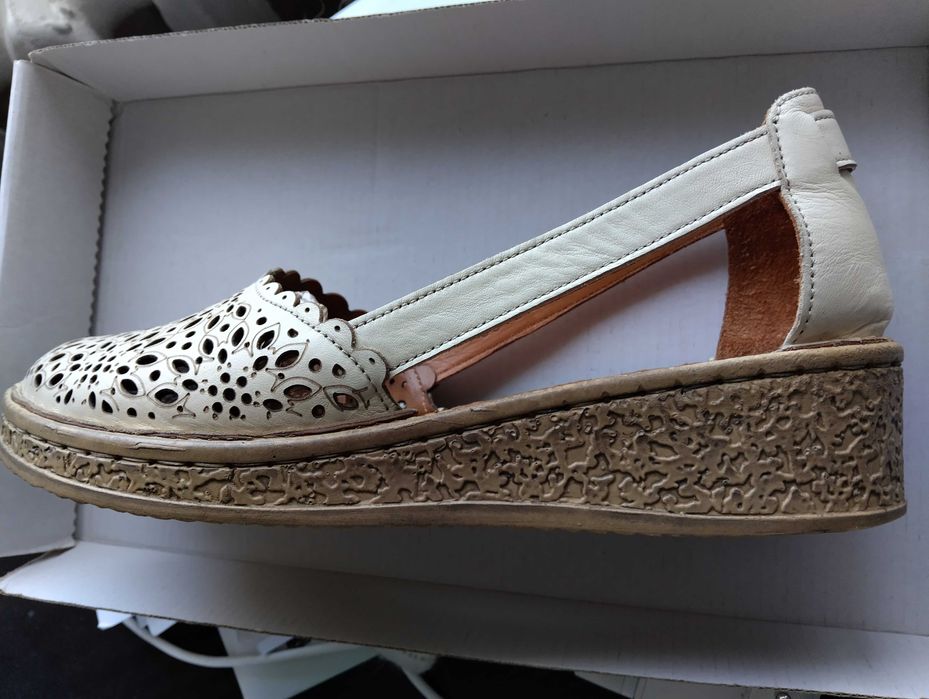 Дамски кожени бежови сандали, номер 39