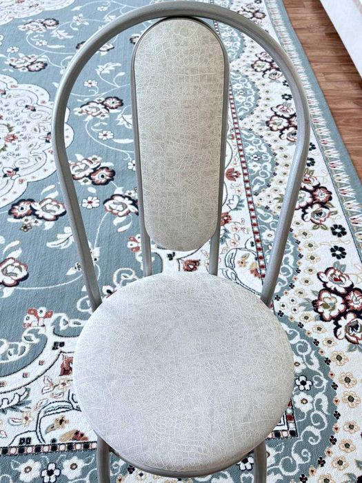 Продам стулья почти новые