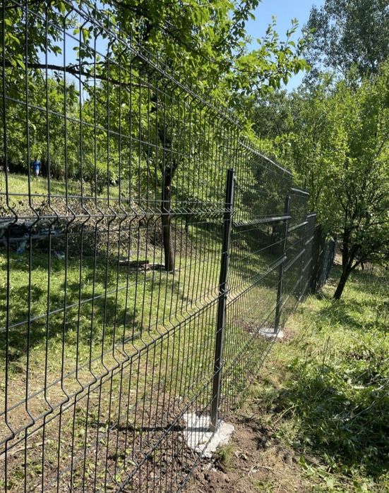 Facem garduri din plasa bordurată