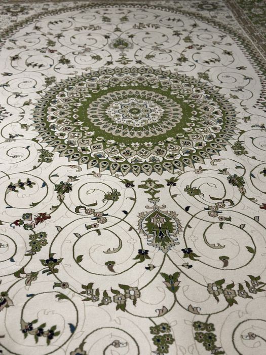 Иранский ковер в отличном состоянии