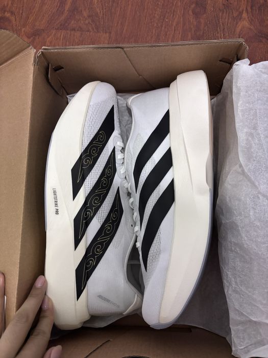 Новые кроссовки Adizero Evo SL