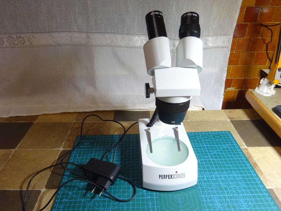 Microscop stereo 20-40x