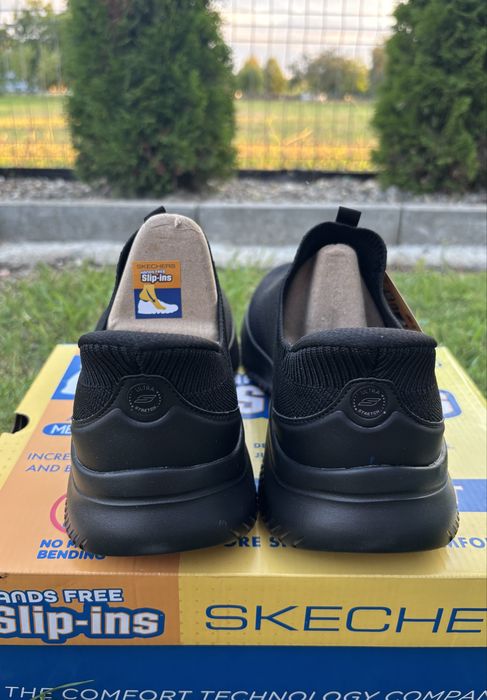 Papuci Skechers 43 Noi.