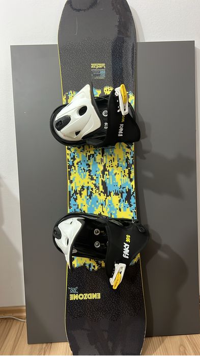Vand placa Wadze plus legaturi snowboard copii. 120 cm