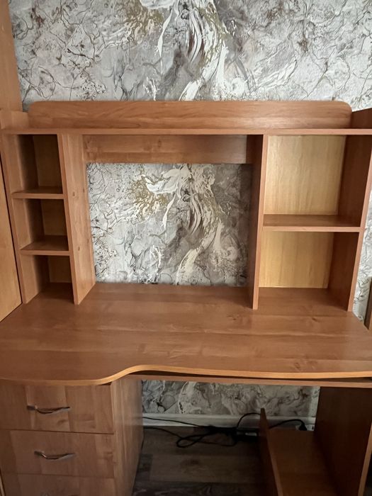 Продам шкафы кровать и стол