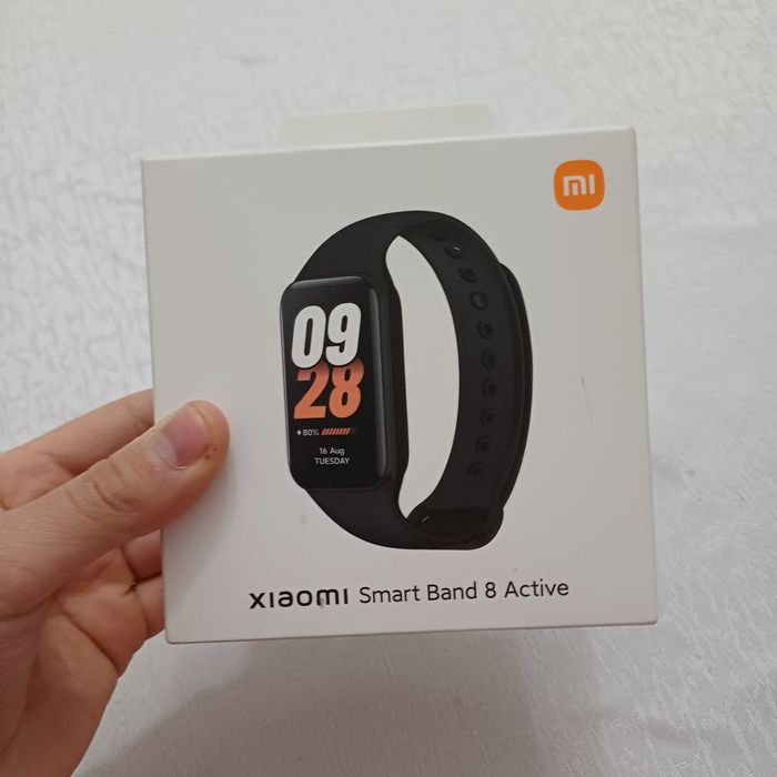 Srochno Xiaomi Smart Band 8 Active Global versiya - holati ideal