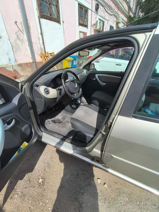 DACIA Logan 2010 — imagine 4