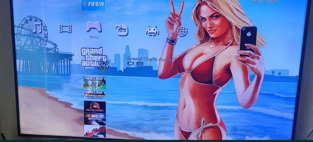 PS3-Slim-Superslim 320 gb+Джойстик+30 игри