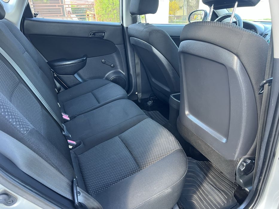 hyundai i 30 an 2010,benzina 1.4
