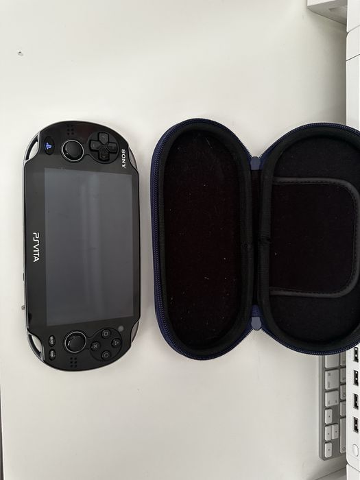 Продам ps vita прошитая