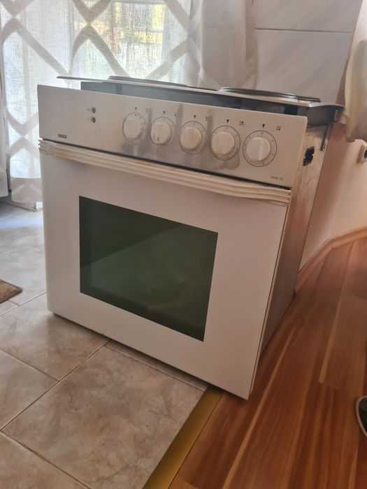 готварска печка с котлони  Zanussi