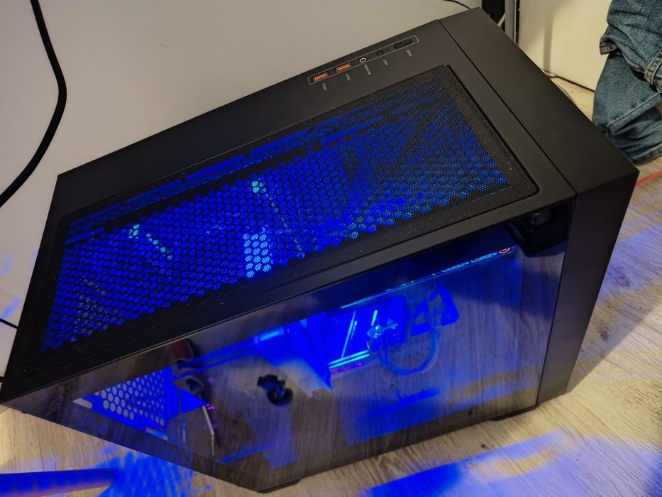 Cel mai ieftin PC de gaming, 32g, nvme, 5700xt, 20 threads, 200fps cs2