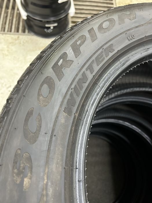 Зимни Гуми 235/60/18 Pirelli