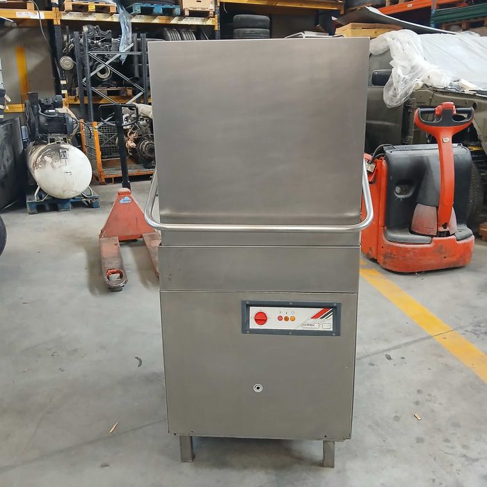 професионална конзолна съдомиялна