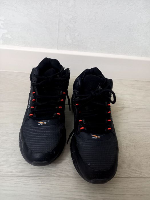 Кроссовки для подростков