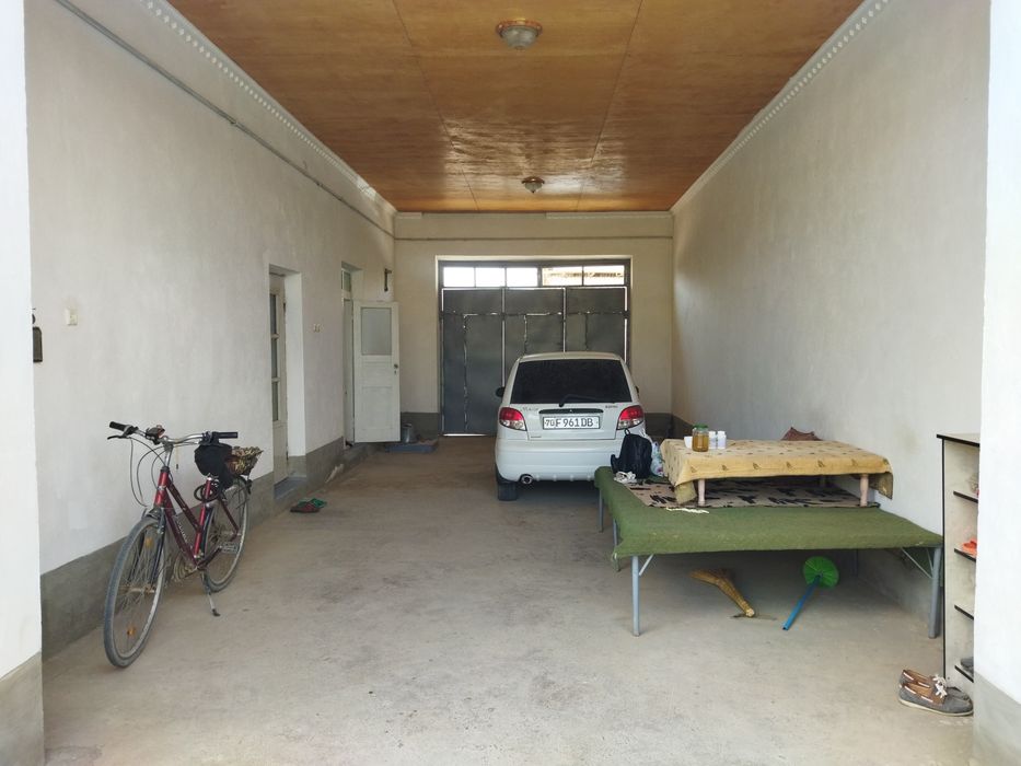 Uy sotiladi Hovli sotiladi 7 sotix