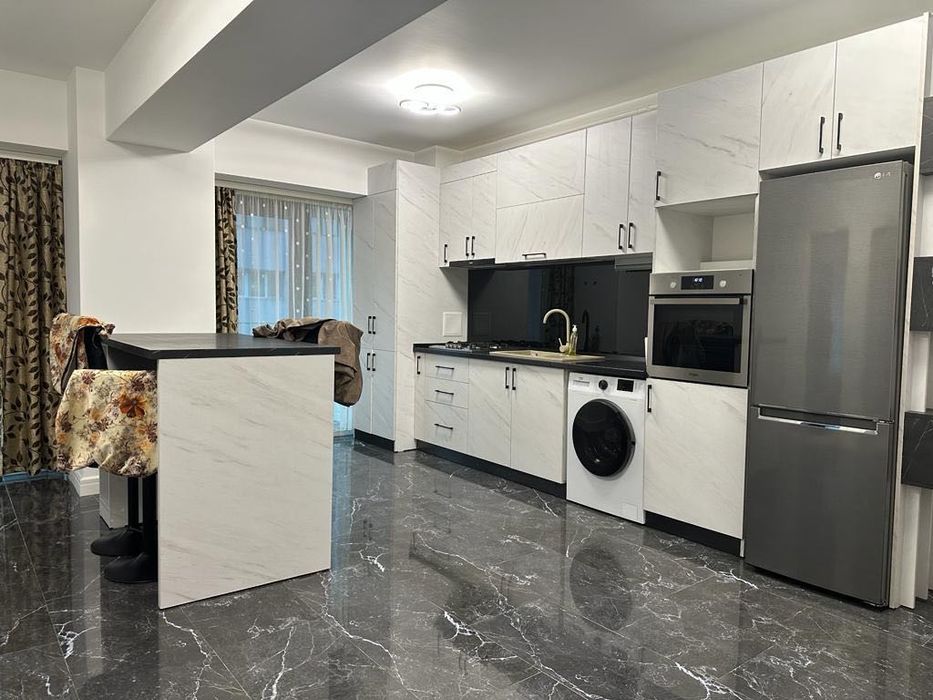 Inchiriez spatiucomercial/ ap 3 camere zona centrala/ Renting apartament for business or to live in city center
