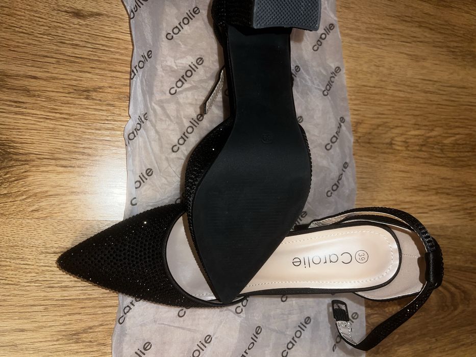 tocuri negre cu pietricele