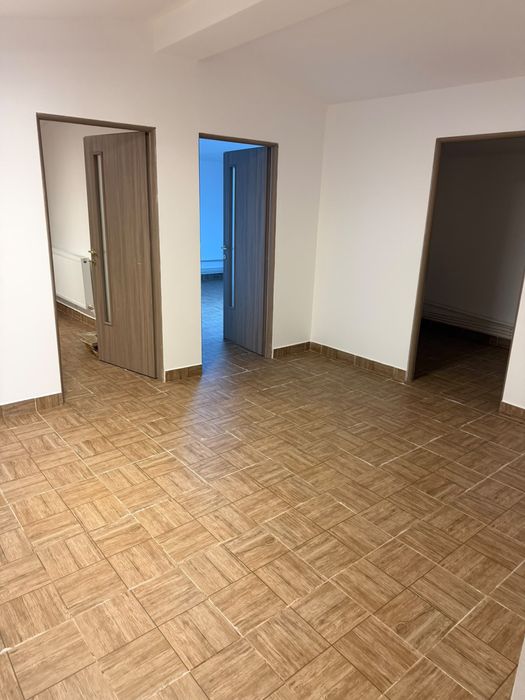 SPAȚIU 171 MP DE ÎNCHIRIAT – CODLEA, Str 9 mai nr 2 ,2300 euro pe luna