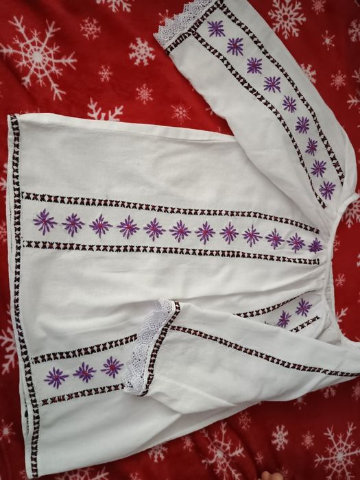 Ie tradițională , marimea 40-42-44