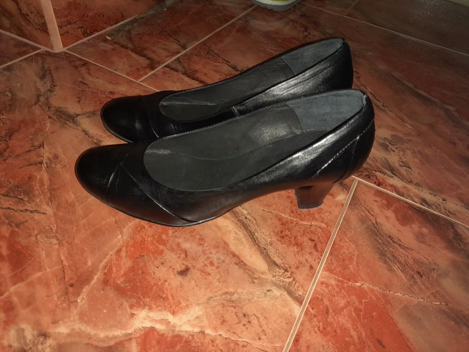 Дамски кожени обувки