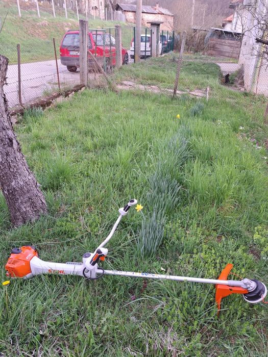 Професионално почистване на дворове и градини в Габрово и района - STIHL