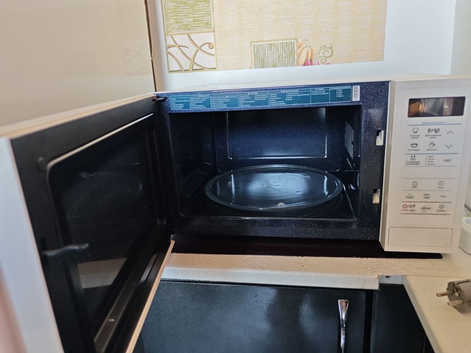 Продам микроволновку Самсунг