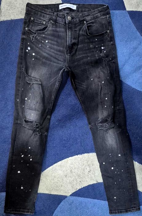 Blugi rupti Bershka
