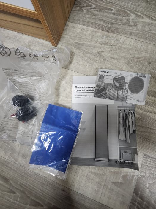 Паровой шкаф Samsung AirDresser DF60R8600CG/LP — состояние нового