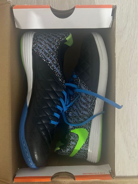 Футзалки Nıke,Adıdas