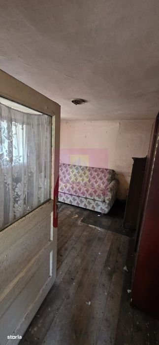 Casa batraneasca cu teren de vanzare in Busteni
