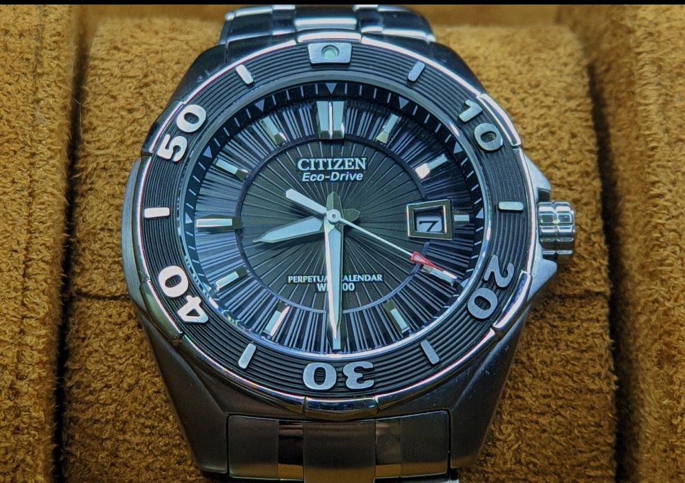 Топовый Citizen Signature. Наручные часы.
