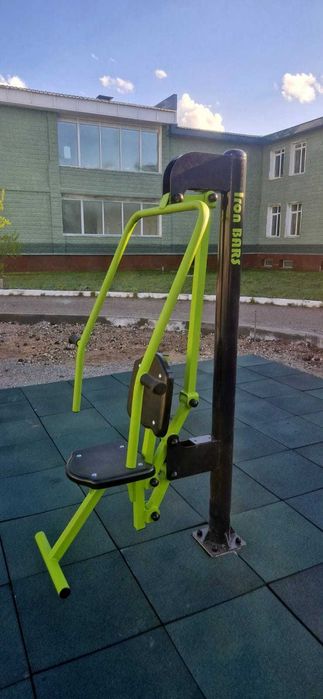 Уличный тренажер Жим от груди Тяга верхняя Маятник