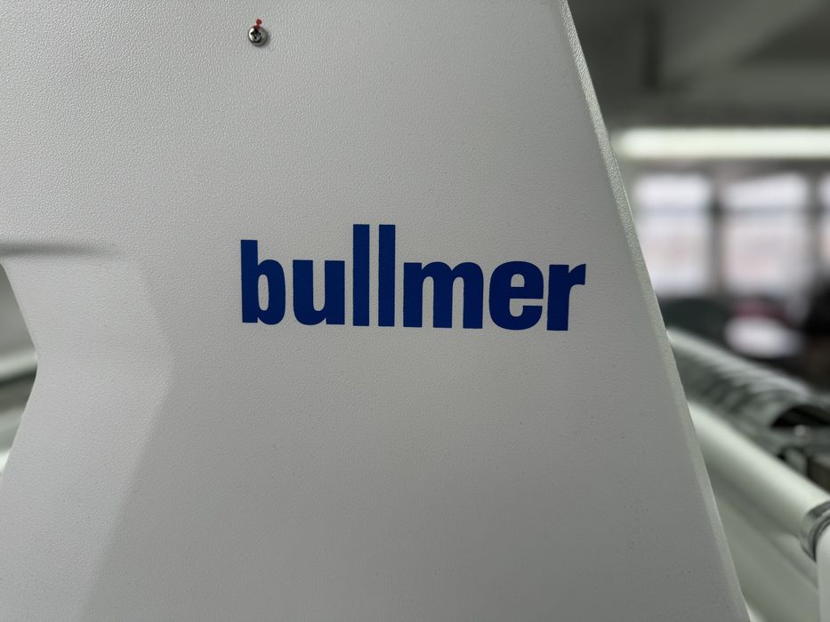 Кроялен робот комплект с накатаваща количка и маса Bullmer E80