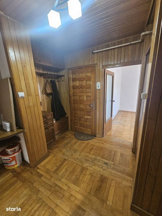 Apartament cu 2 camere de vânzare în Curtea de Argeș.