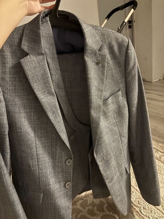 Кастюм тройка б