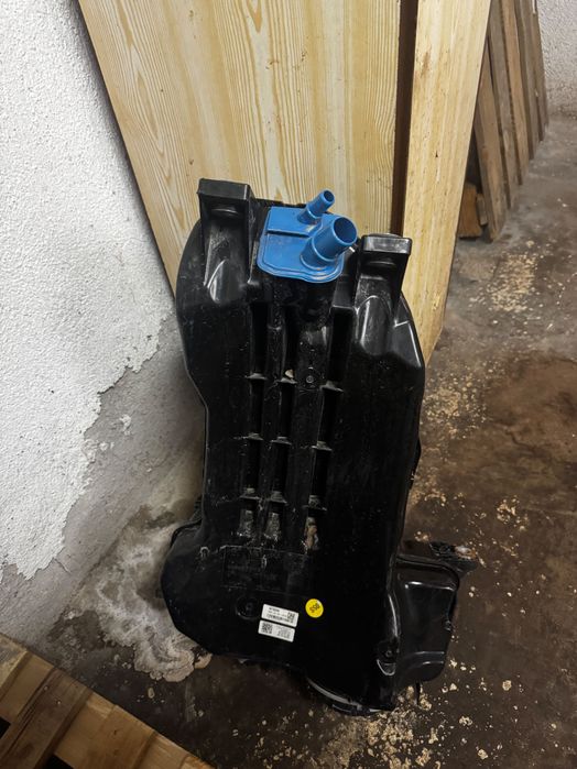 ADBlue резервоар с помпа / AudiQ7 2023